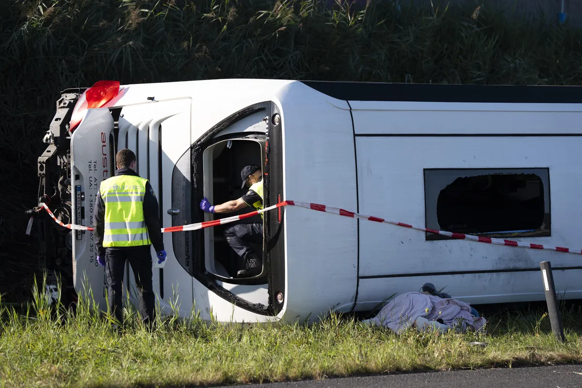 Autobus pun učenika sudario se sa dostavnim vozilom u Holandiji: Ima povređenih