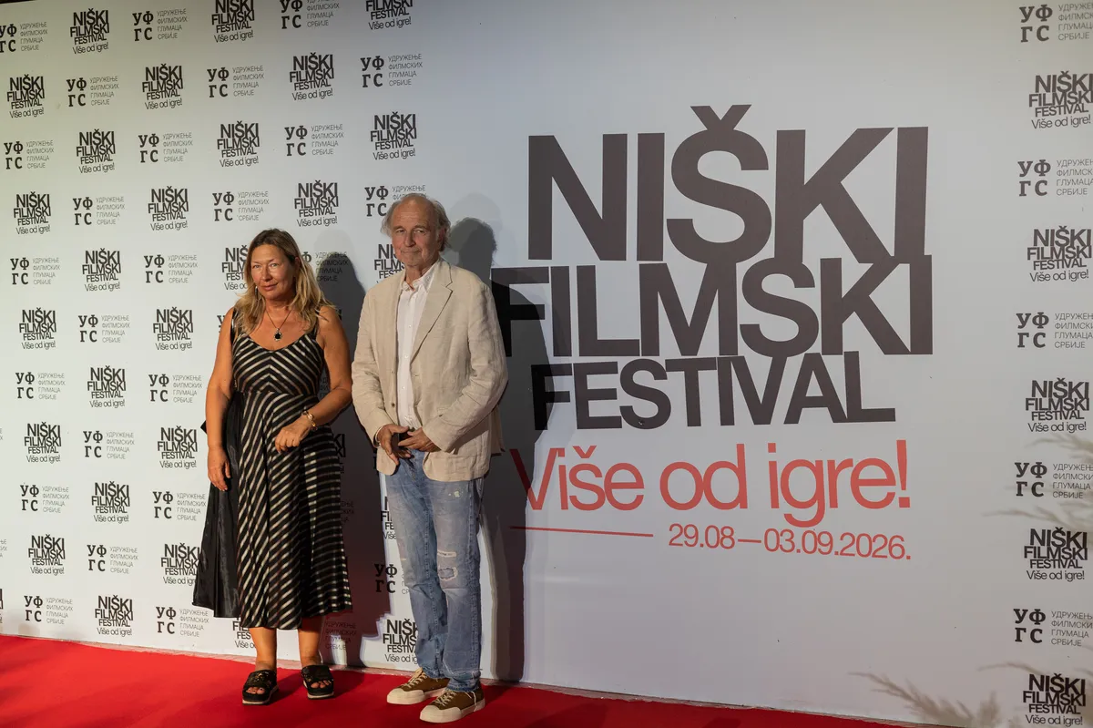 Drugo veče Filmskog festivala u Nišu: Andrija Kuzmanović, Tihomir Stanić i Hana Selimović na crvenom tepihu pored Nišave