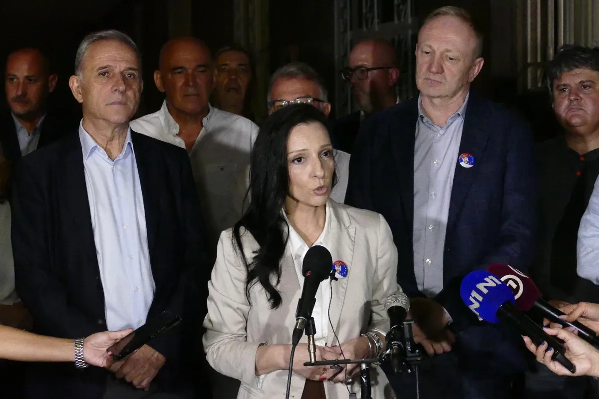 Tepić (Evropska Srbija): Zašto Vučić dan pred ostavku referiše Putinu o predstojećim izborima