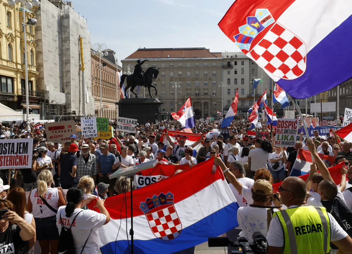Upozorenje za državljane Srbije koji putuju u Hrvatsku: Možete da odete u zatvor zbog objave na društvenim mrežama