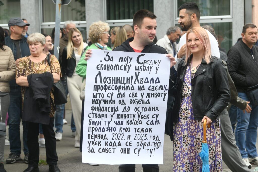 Loznica, 23.05.2025. Protest prosvetnih radnika, prosvetni radnici Foto: Filip Krainčanić/Nova.rs