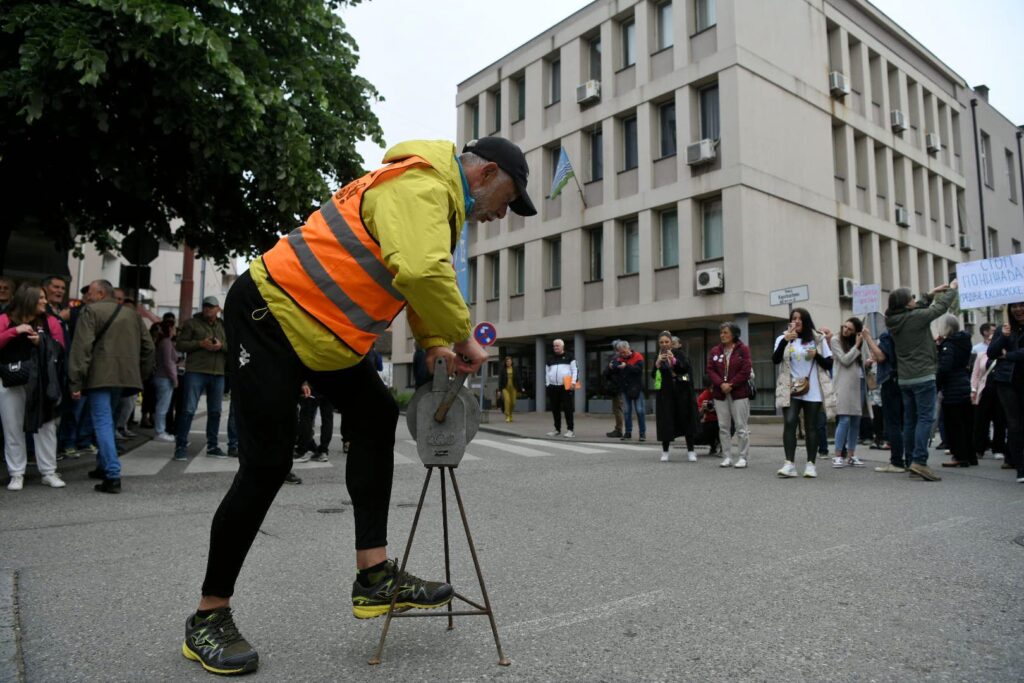 Loznica, 23.05.2025. Protest prosvetnih radnika, prosvetni radnici Foto: Filip Krainčanić/Nova.rs