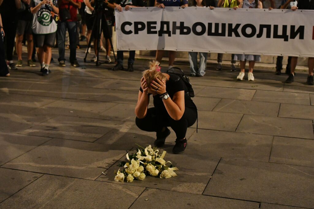1756797573-veliki-protest-srednjoskolaca-i-studenata-10-meseci-od-pada-nadstresnice-foto-goran-srdanov-nova-rs-64-1024x683.jpg