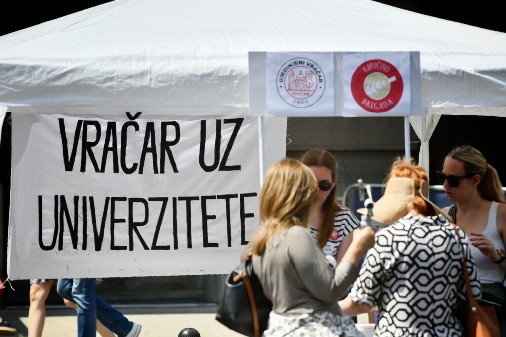 Beograd 09. jun 2025. Inicijativa "Pobunjeni univerzitet", protest "Fakulteti na raskrsnici" ispred Vlade Srbije u Beogradu Foto:Vesna Lalić/Nova.rs