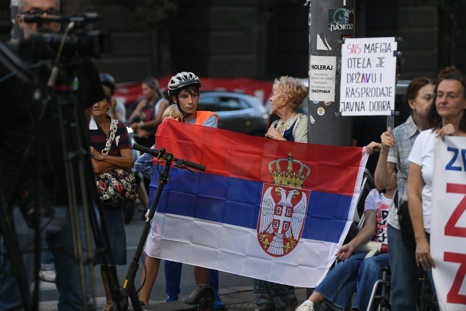 Protest ispred Vlade Srbije Javna dobra = vrednost, a ne roba 130925 Foto Filip Kraincanic (3)