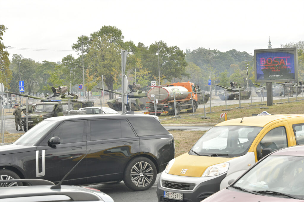 Vojna vozila, vojska, pripreme
Beograd 11.09.2025. Kolaps u saobraćaju na Novom Beogradu. Novi Beograd, saobraćaj, gužva, gužve, kolaps, pripreme za vojnu paradu Foto: Zoran Lončarević/Nova.rs