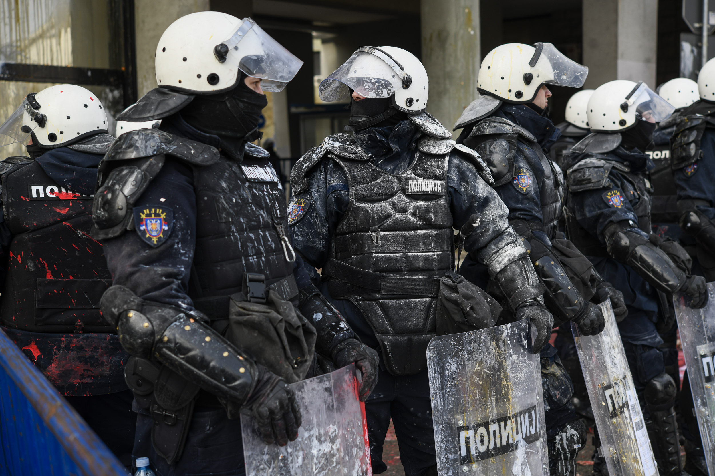 Beograd 24. februar 2025. Protest opozicije ispred Skupštine grada Novog Sada, policija, nemiri, animozitet, sukob, žandarmerija, brašno, jaja Foto:Nenad Mihajlović/Nova.rs (BEZ POTPISA)