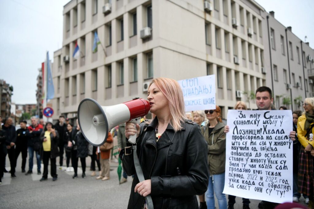 Loznica, 23.05.2025. Protest prosvetnih radnika, prosvetni radnici Foto: Filip Krainčanić/Nova.rs