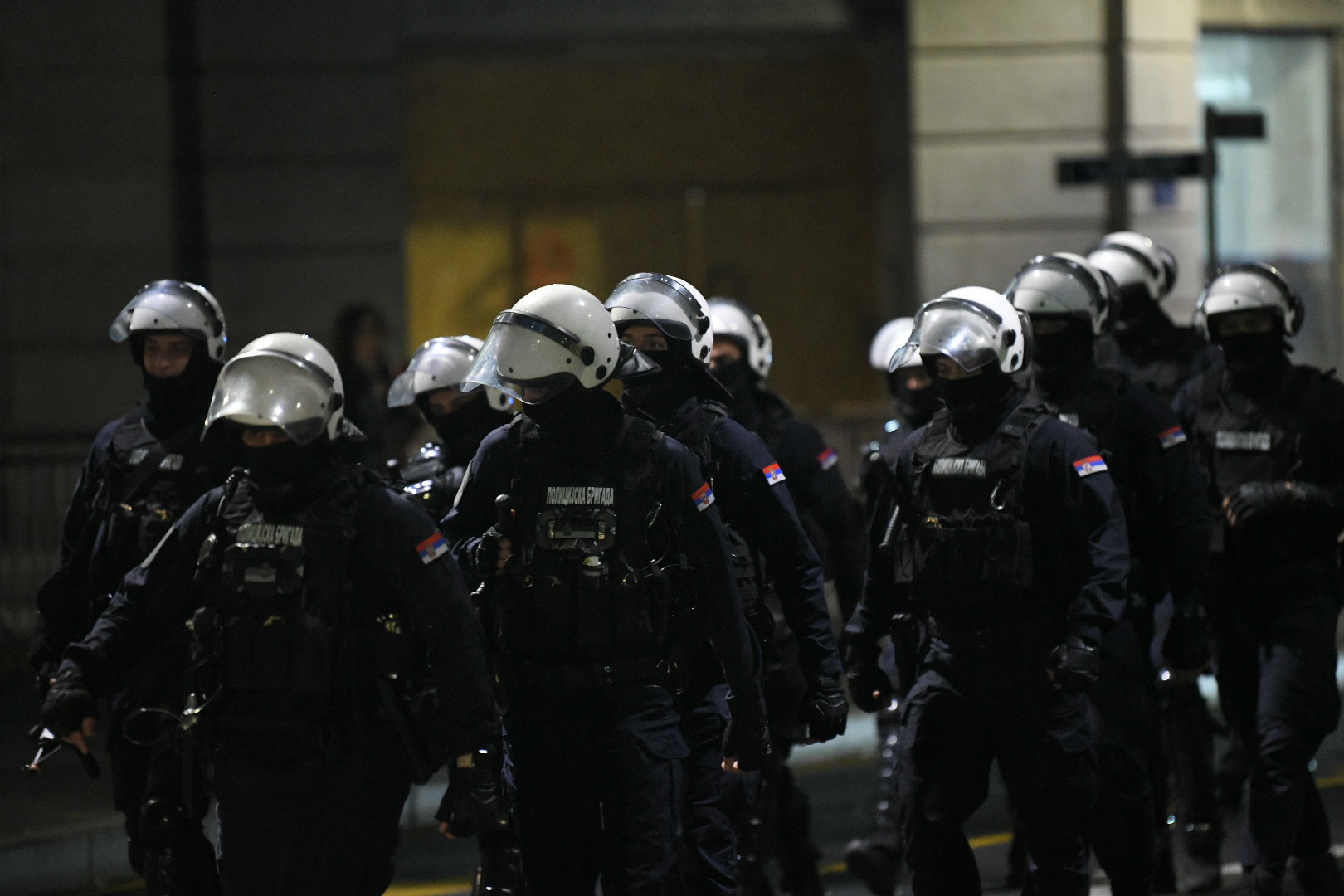 Beograd 28.09.2025. Građani i beogradski zborovi, zborovi Beograda. Protest pristalica SNS-a , Čacilend, beli šatori, SNS, Srpska napredna stranka, protest protiv blokada, policija Foto: Amir Hamzagić/Nova.rs
