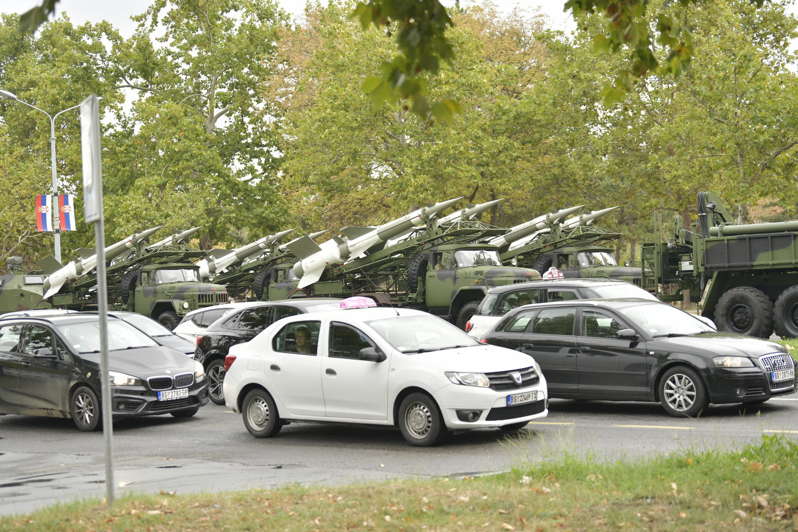 Vojna vozila, vojska, pripreme
Beograd 11.09.2025. Kolaps u saobraćaju na Novom Beogradu. Novi Beograd, saobraćaj, gužva, gužve, kolaps, pripreme za vojnu paradu Foto: Zoran Lončarević/Nova.rs