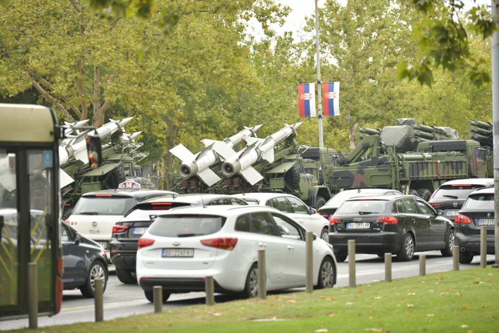 Vojna vozila, vojska, pripreme
Beograd 11.09.2025. Kolaps u saobraćaju na Novom Beogradu. Novi Beograd, saobraćaj, gužva, gužve, kolaps, pripreme za vojnu paradu Foto: Zoran Lončarević/Nova.rs