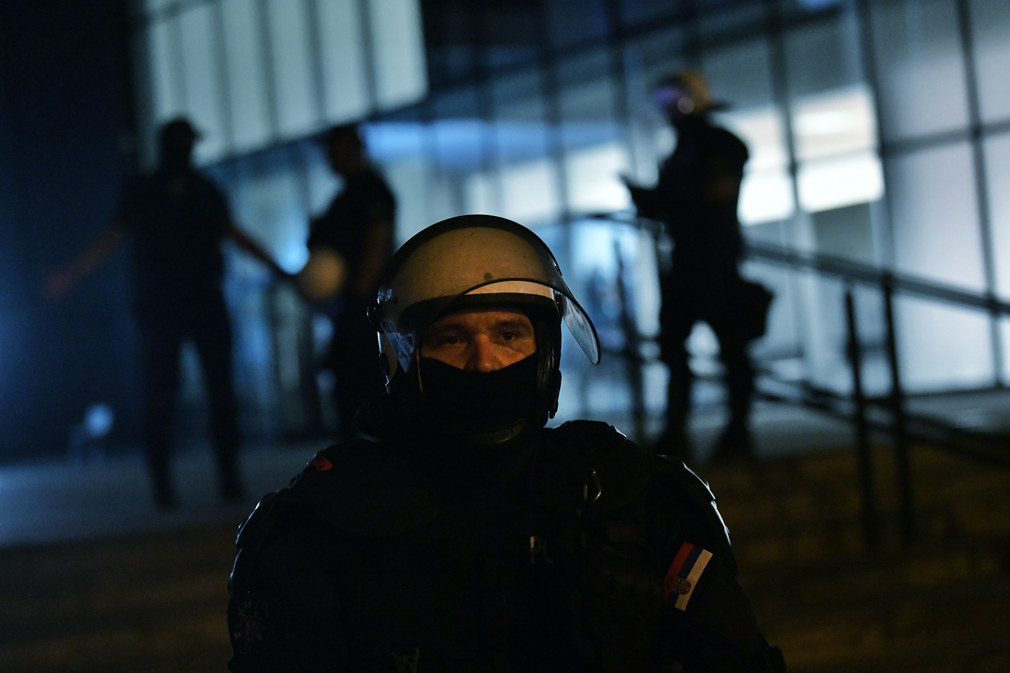 Rektorat, policija
Novi Sad 05. septembar 2025. Protest "Srbijo, da li se čujemo?" reakcija studenata u blokadi i građana na dešavanja ispred Filozofskog fakulteta i Rektorata  Foto: Goran Srdanov/Nova.rs