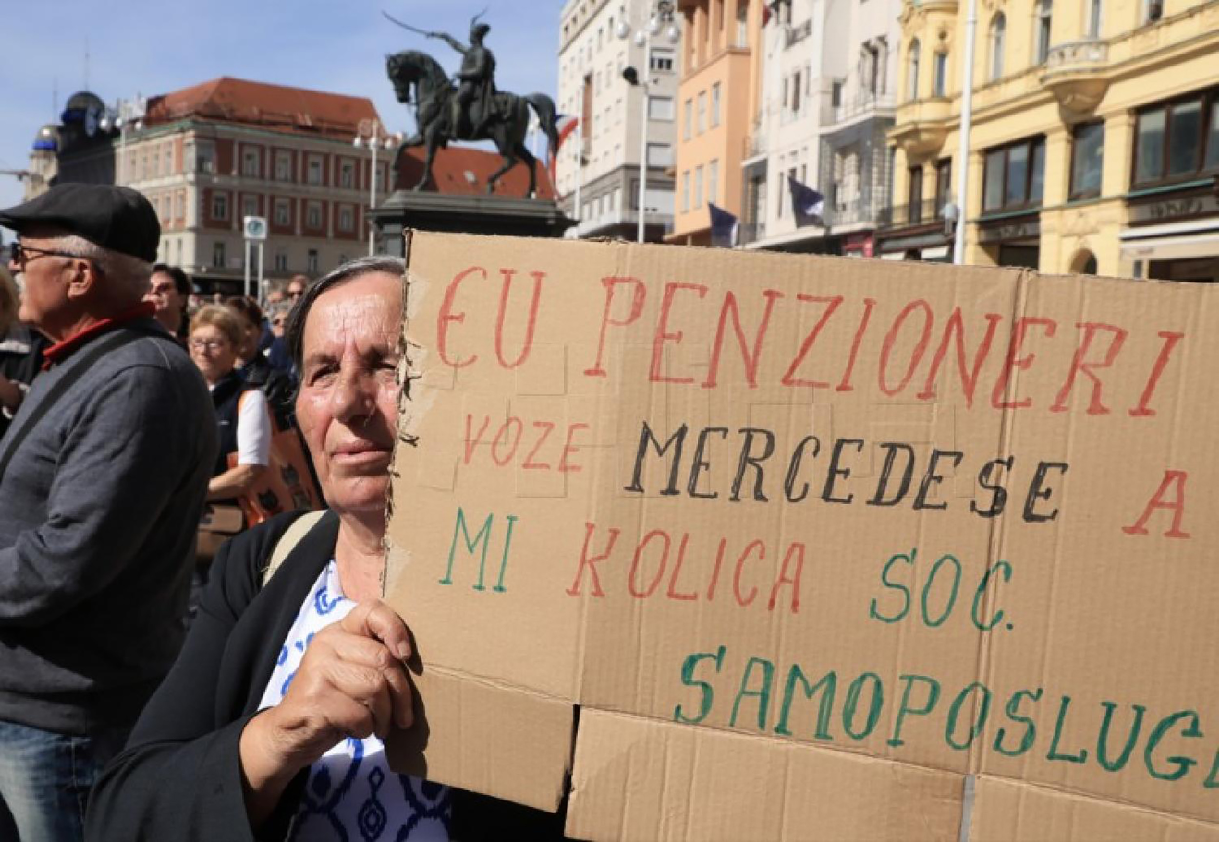 Protest_penzionera_na_Trgu_bana_Jelacica_Zargeb_03_FoNet_HINA_Tomislav_Pavlek_b