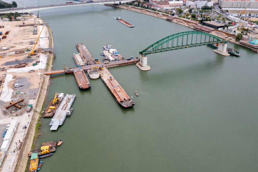 Beograd, 28.07.2025. Stari savski most, rušenje, uklanjanje mosta Foto: Amir Hamzagić/Nova.rs