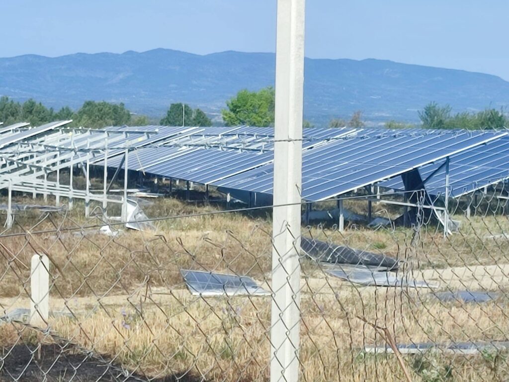 Goli Rid 21.08.2025. Goreli solarni paneli u selu Goli Rid u Lebanama, Lebane, požar, izgoreli solarni paneli Foto: Nova.rs