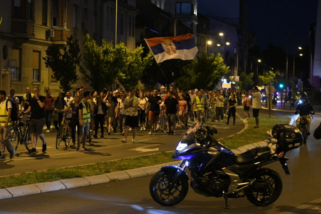 Novi Sad 02. jun 2025. Protestna šetnja studenata pod sloganom "I nama je dosta krvi" u Novom Sadu zbog puštanja okrivljenih za prebijanje studentkinje, protest, studenti, Foto:Nova.rs (Nenad Mihajlović)
