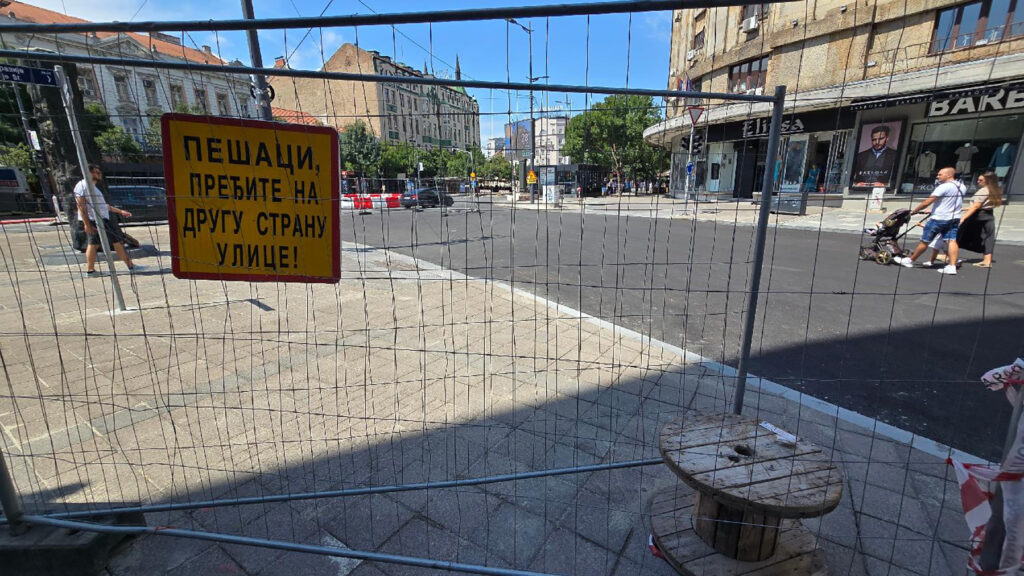 Mesto: Beograd
Datum: Sun Aug 03 14:08:47 CEST 2025
Dogadjaj: DRUŠTVO - Radovi na kružnom toku na Terazijama u Beogradu
Fotoreporter: Marko Dragoslavić
Izvor: FoNet