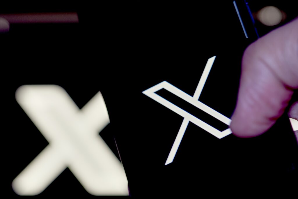 X, iks, tivter, društvena mreža, ilustracija Foto: Below the Sky / Shutterstock.com