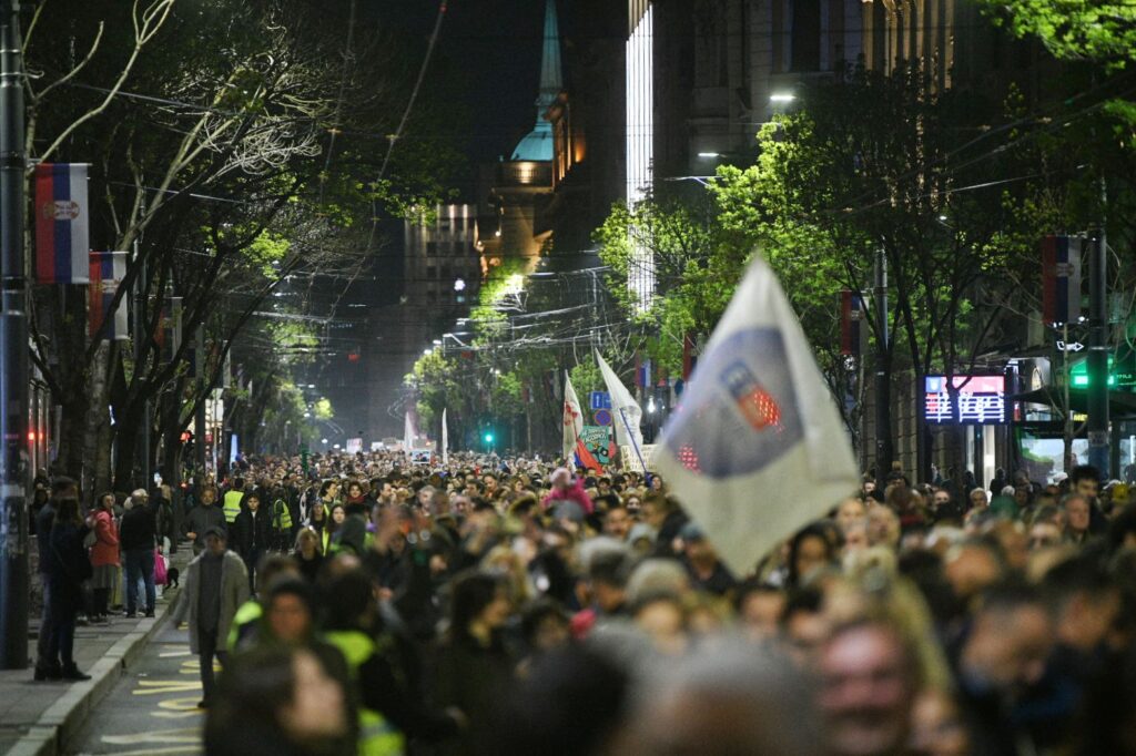 Beograd 31.mart 2025. Protest „Odbranimo akademsku zajednicu“ podrska napadnutoj dekanki Filozofskog fakulteta u Nišu, okupljanje ispred rektorata Univerziteta u Beogradu i šetnja do Republičkog javnog tužilaštva Foto:Filip Krainčanić/Nova.rs