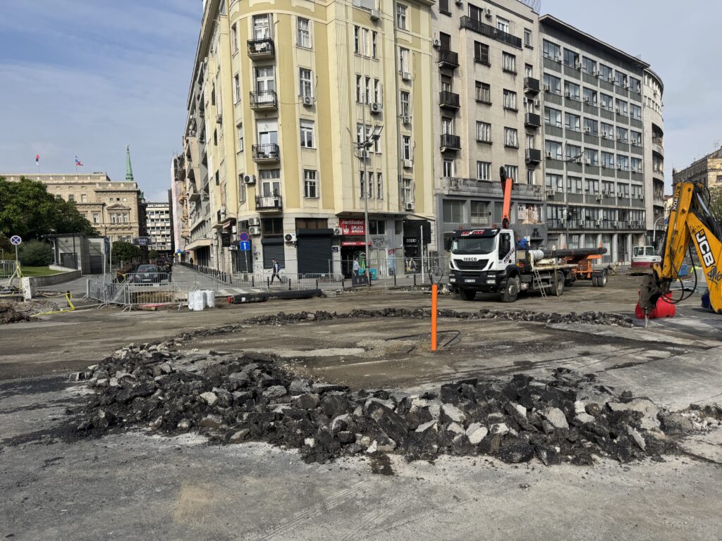 Beograd 22.05.2025. Izgradnja kružnog toka kod skupštine i trga nikole pašića, kružni tok