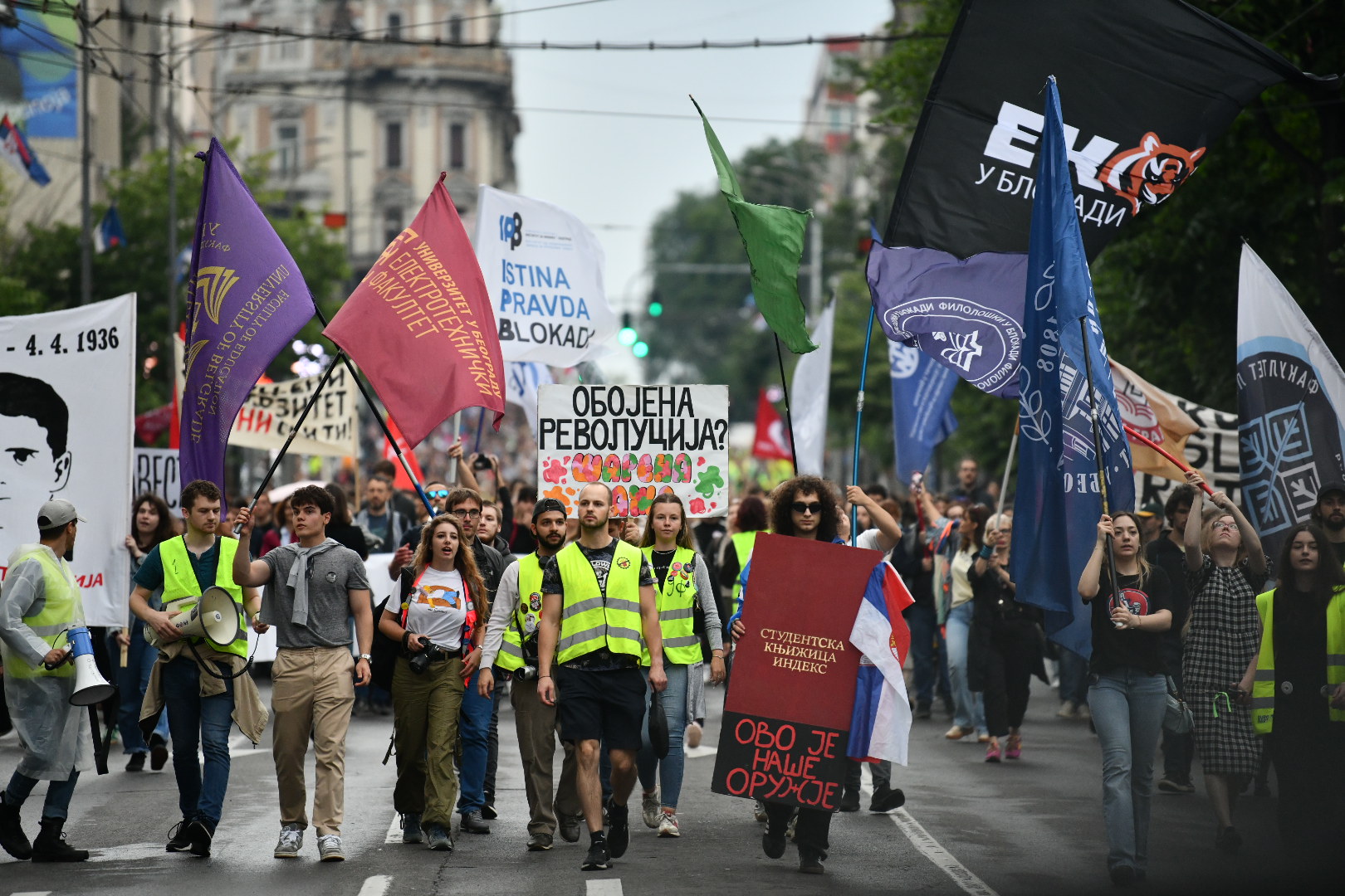 Beograd 23.05.2025. Protest Odbranimo univerzitet, ugao Kneza Miloša i Nemanjine ulice, Vlada Srbije i Generalštab, studentski protest, studenti, građani, gradjani Foto: Vesna Lalić/Nova.rs