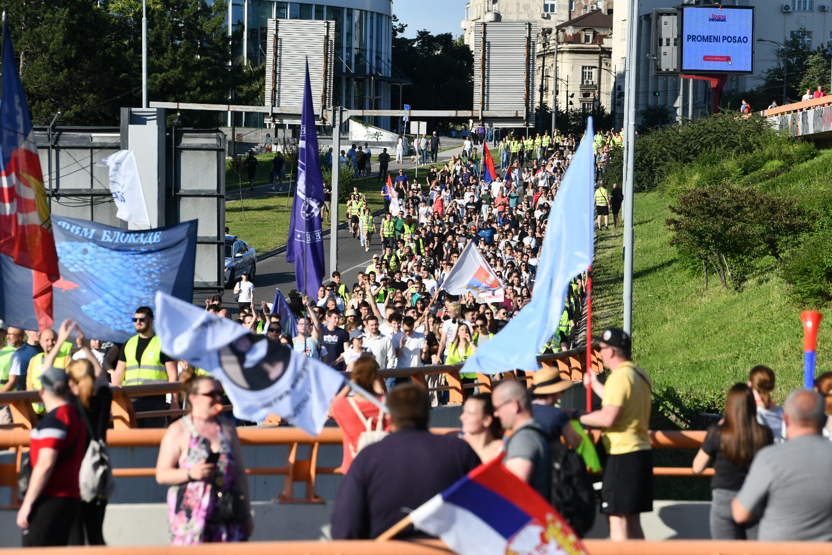 Studentski protest Decentralizacija Srbije, Vostani Serbije