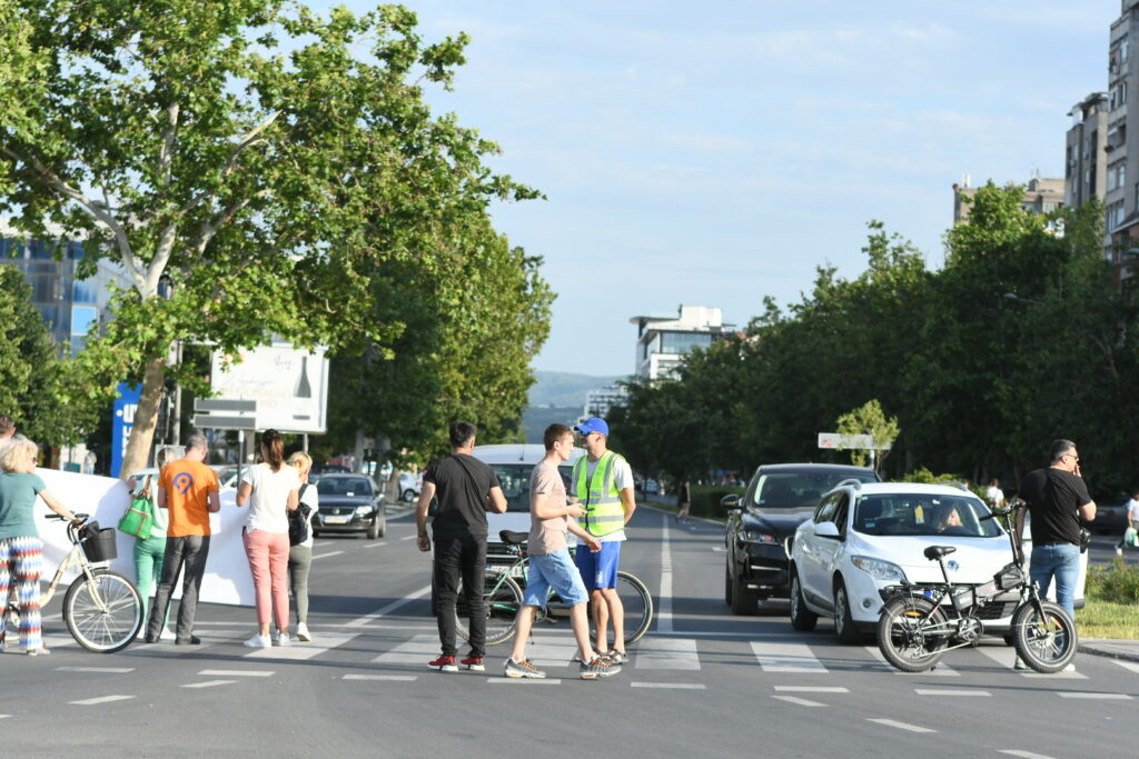 Novi Sad 03. jun 2025. Zborovi građana Novog Sada četvrti put organizuju blokade najprometnijih raskrsnica u gradu, sa zahtevom da se raspišu izbori za savete mesnih zajednica, blokada raskrsnica, Foto:Nova.rs ( Nenad Mihajlovic)
