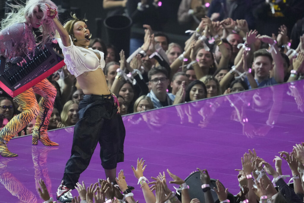 Doja Cat performs "Jealous Type" during the MTV Video Music Awards on Sunday, Sept. 7, 2025, at UBS Arena in Elmont, N.Y. (Photo by Charles Sykes/Invision/AP)