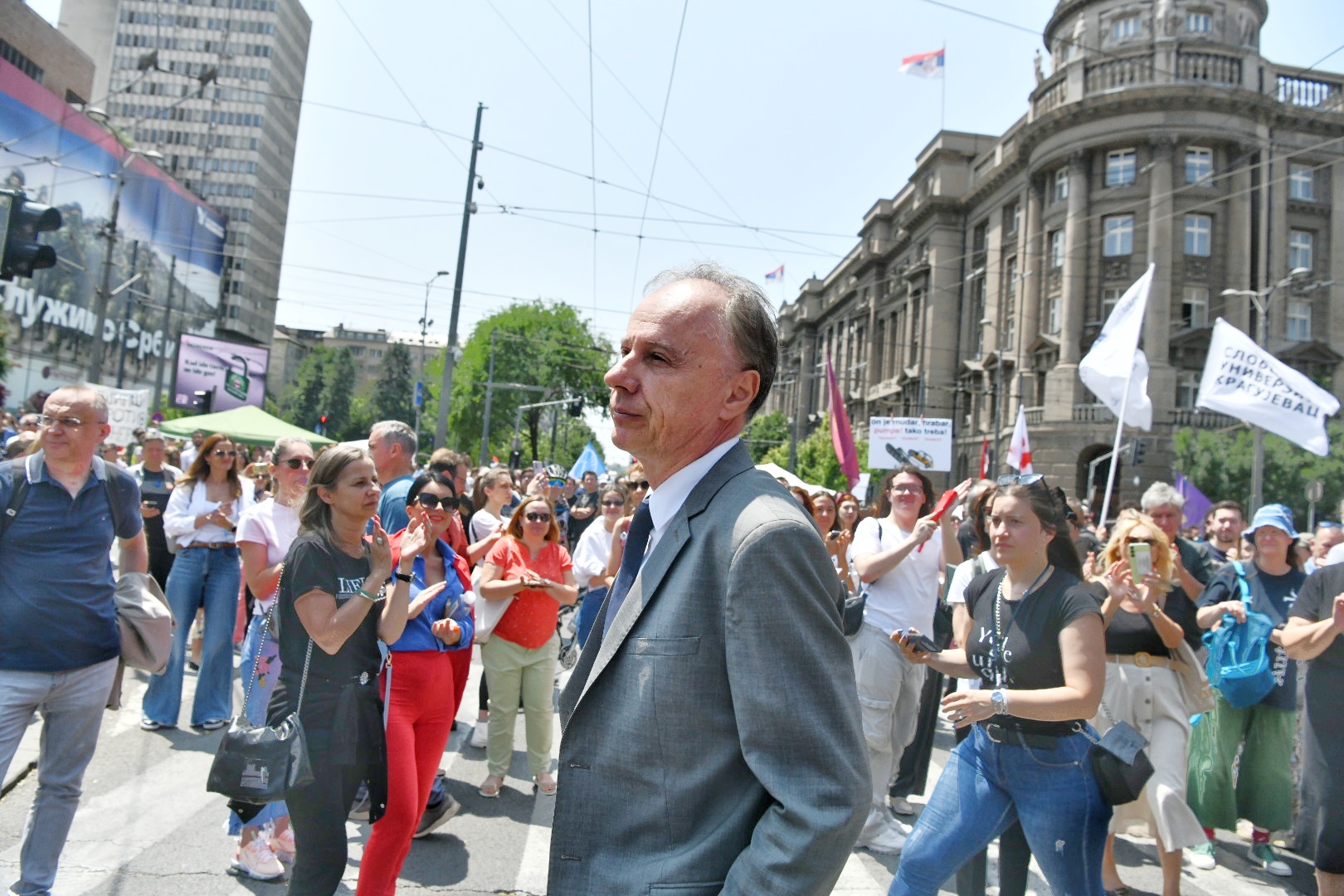 Beograd 09. jun 2025. Inicijativa "Pobunjeni univerzitet", protest "Fakulteti na raskrsnici" ispred Vlade Srbije u Beogradu Foto:Vesna Lalić/Nova.rs