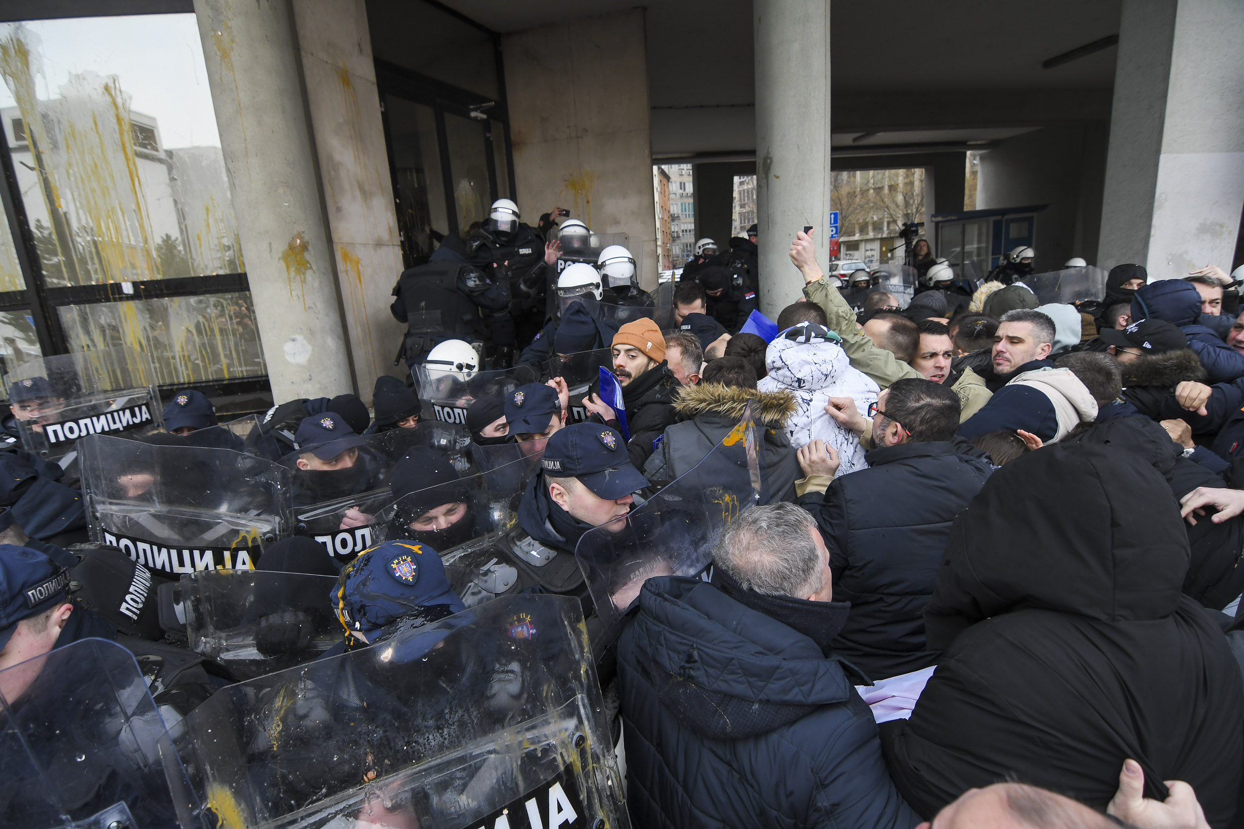 Novi Sad protest ispred skupstine