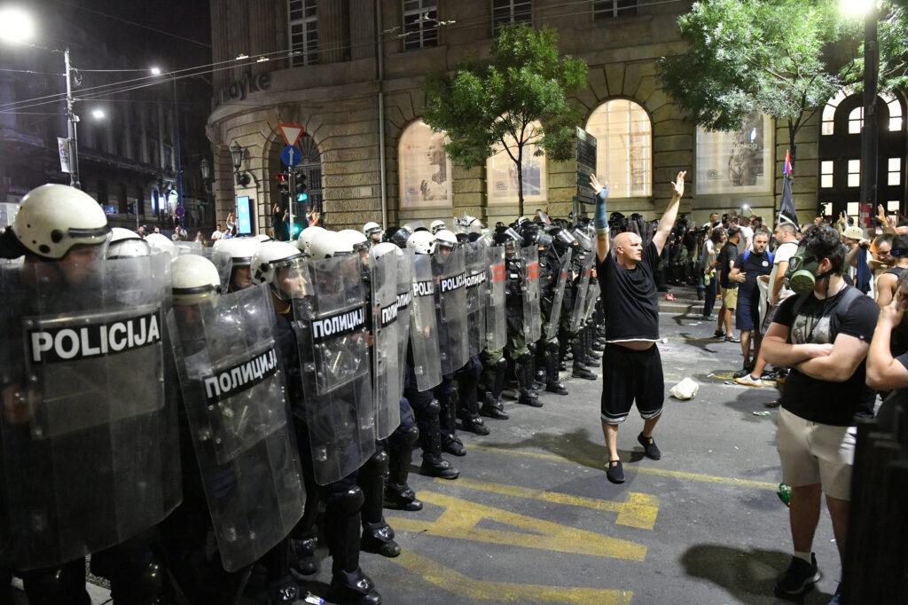 Beograd 28.06.2025. Policija u kralja Milana, kod Londona, u blizini Beograđanke, incident,  građani i policija. Protest Vidimo se na Vidovdan, veliki studentski protest  Foto: Vladislav Mitić/Nova.rs