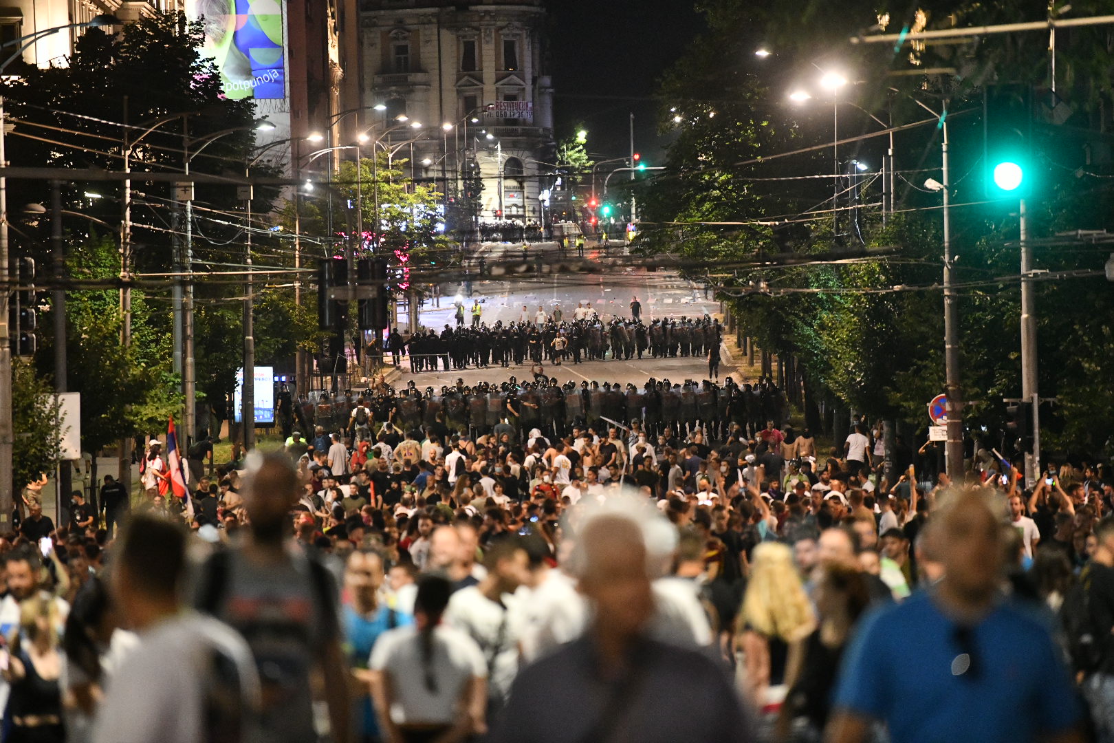 Beograd 28.06.2025. Kordon policije, kordoni policije u ulici Kneza Miloša. Građani i policija  Protest Vidimo se na Vidovdan, veliki studentski protest  Foto: Vesna Lalilć/Nova.rs