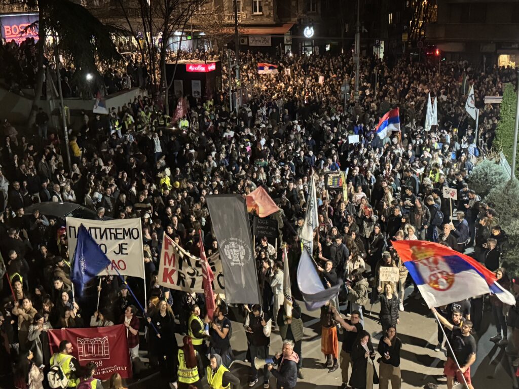 1741369037-Protest-ispred-RTS-070325-Foto-Vladislav-Mitic-18-1024x768.jpeg