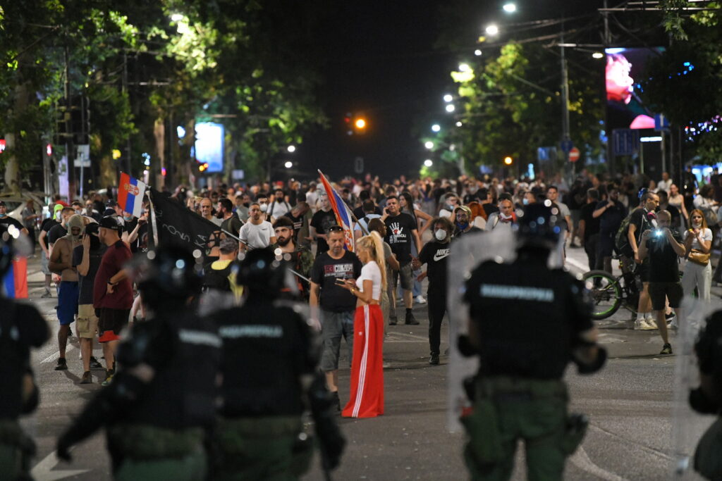Beograd 28.06.2025. Policija u kralja Milana građani i policija. Protest Vidimo se na Vidovdan, veliki studentski protest  Foto: Amir Hamzagić/Nova.rs