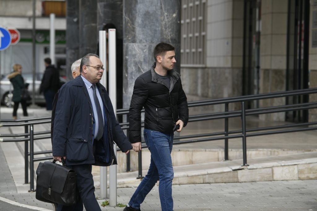 Beograd 11.03. 2020. Aleksandar Mitrović sin vlasnika Pinka Željka Mitrovića, prvo pojavljivanje na ponovljenom procesu povodom saobraćajne nesreće u kojoj je stradala Andrea Bojanić i advokati odbrane Aleksandra Mitrovića Foto: Nemanja Jovanović/Nova.rs