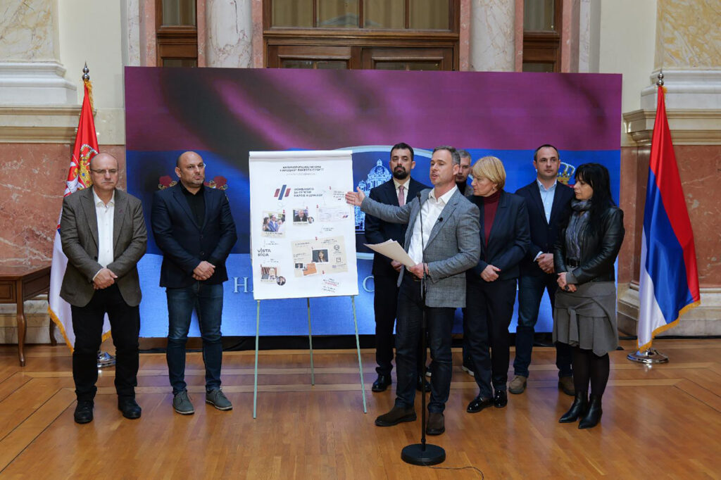 Mesto: Beograd
Datum: Tue Mar 25 13:53:26 CET 2025
Dogadjaj: POLITIKA - Konferencija za novinare predsednika Narodnog pokreta Srbije Miroslava Aleksića u Skupštini Srbije
Fotoreporter: Milica Vučković
Ličnosti: Miroslav Aleksić
Izvor: FoNet