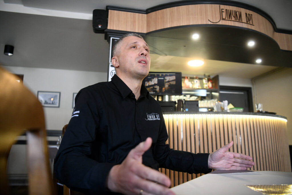 Čačak 27. decembar 2024. Bosko Obradovic bivsi politicar počeo da se bavi ugostiteljstvom, intervju u njegovoj kafani Jelički vrt Foto:Filip Krainčanić/Nova.rs