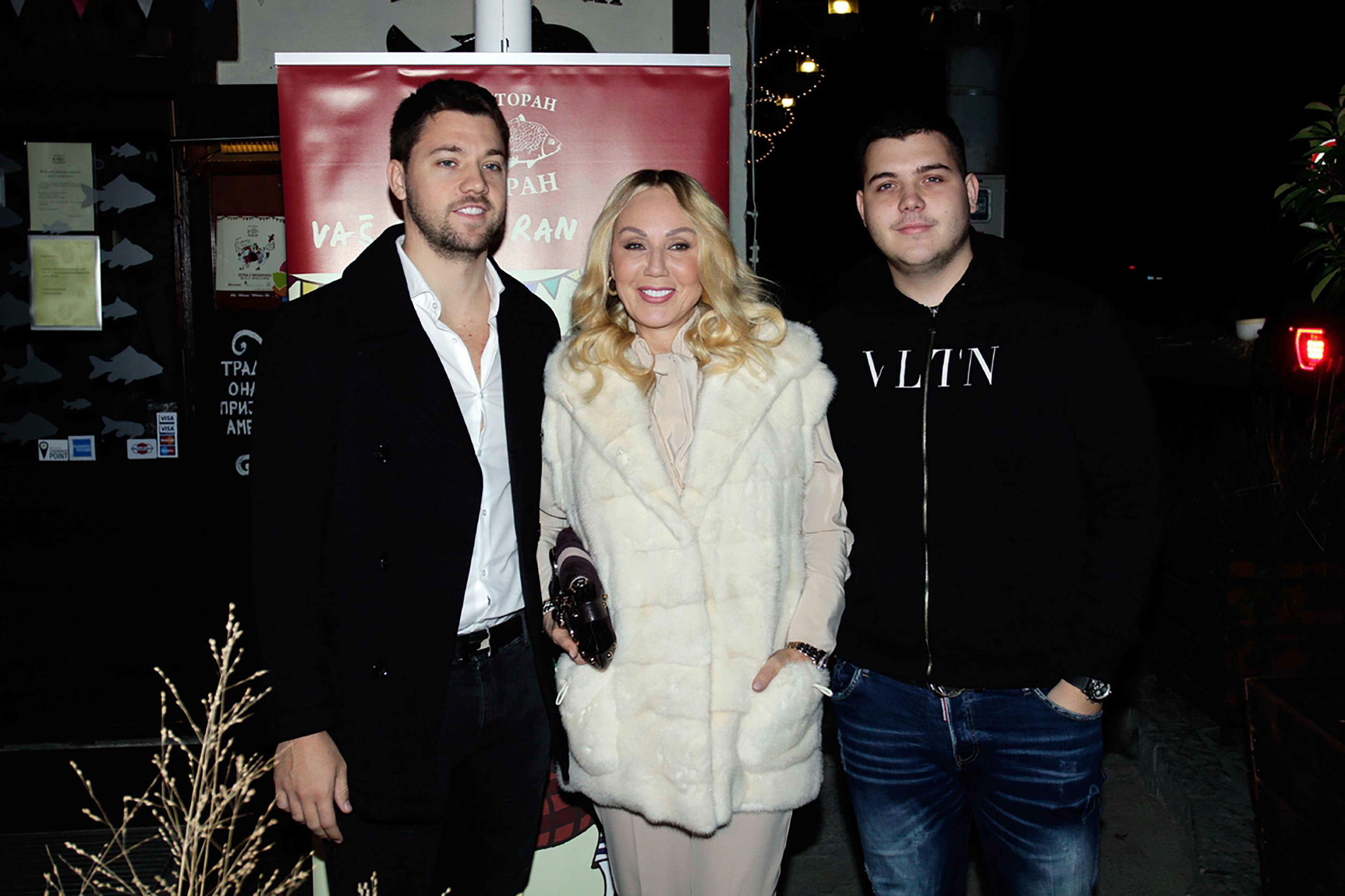 istra_u_beogradu_restoran_sara__167436__photo_E-Stock_blank