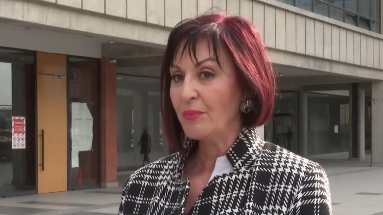 Zašto su sklonjenje tužiteljke koje su radile na slučaju hapšenja u EPS-u - YouTube - 2-05