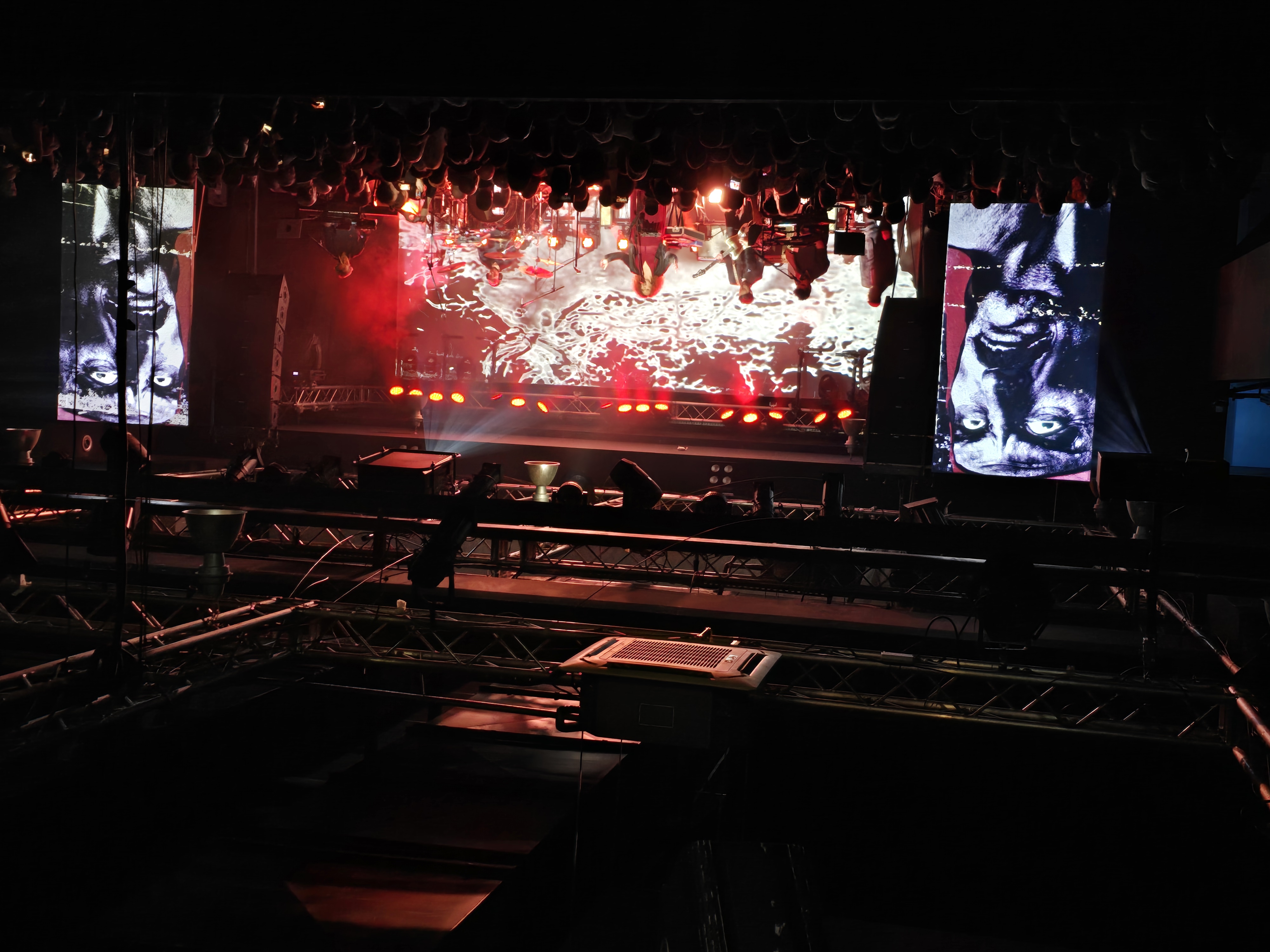 Lajbah. Laibach u sali Amerikana Doma omladine Beograda Foto: Zorica Kojić