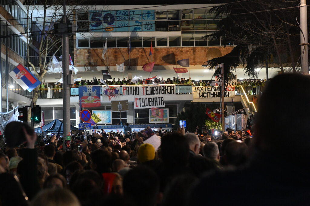 Beograd 11. mart 2025. Blokada RTS-a, Radio televizija Srbije,  RTS, Takovska 10, studenti i građani blokirali su zgradu RTS-a, studentski protest Foto:Vladislav MItićNova.rs