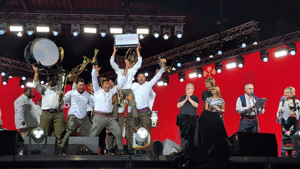 Pobednici, najbolji orkestar, bend Vladimira Ivanovića iz Zagužanja
Guča, Proglašeni pobednici 63. Sabora trubača u Guči, Dragačevski sabor trubača Foto: Ljubica Sokić/Nova.rs