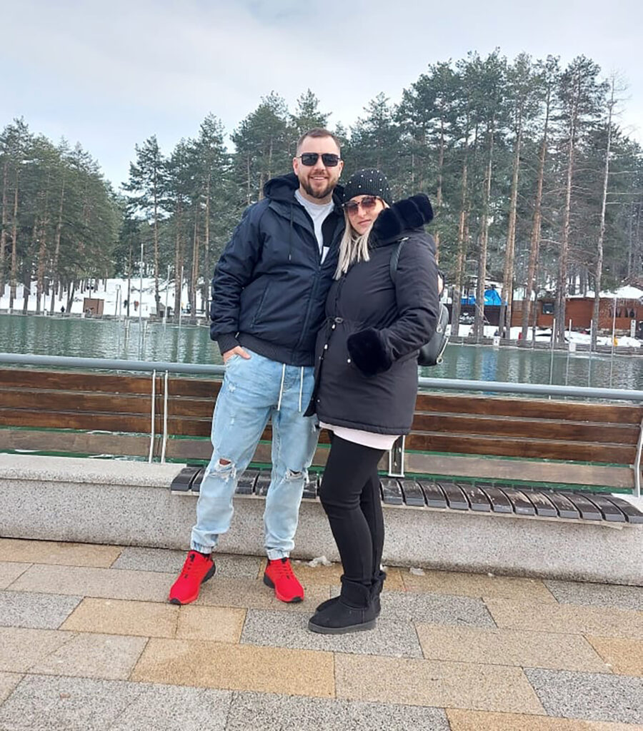 1681205238-Dejan-i-Jovana-Jevremovic-iz-Sapca-copy-900x1024.jpg