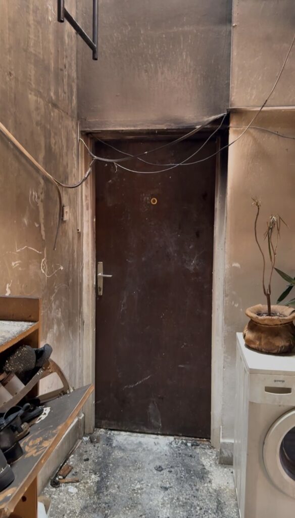 Lazarevac 25.03.2025 pozar požaru u stanu u Lazarevcu stradali su otac Dragan Stević (66) i ćerka Katarina (25).