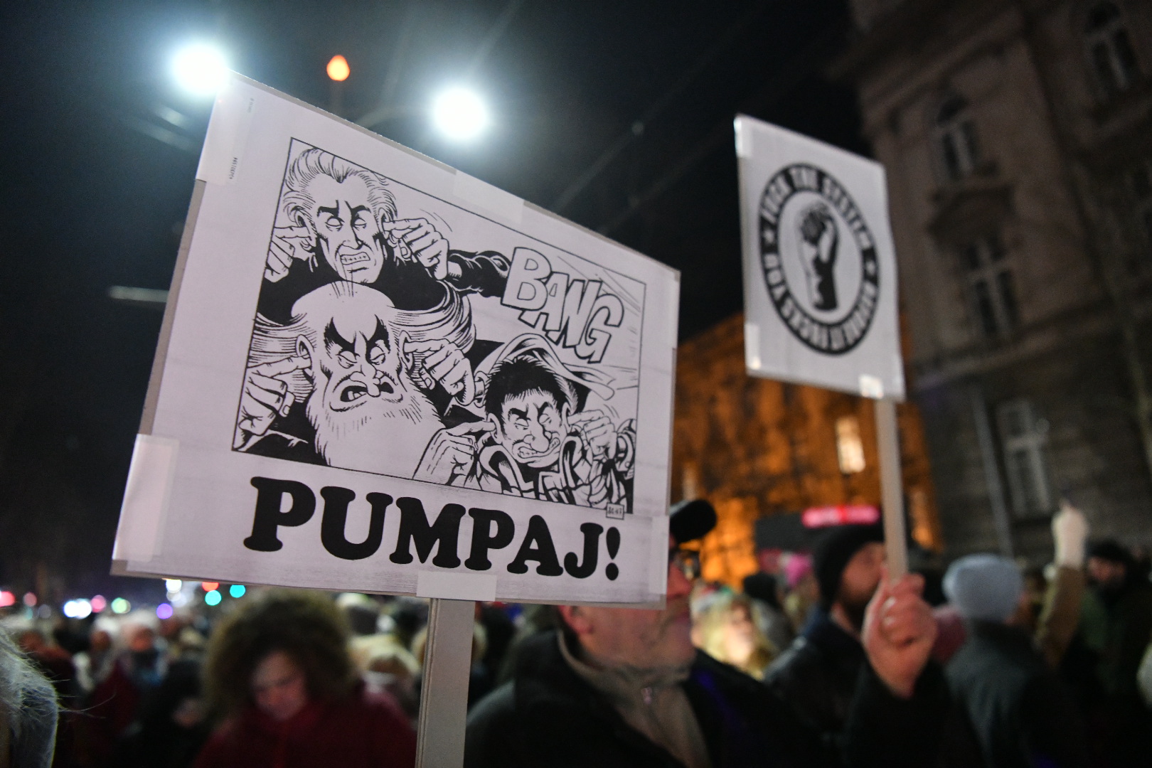 Vukov spomenik, 15 minuta tišine, svetlo, svetla, sijalice, telefoni
Beograd 20.02.2025. Protestna šetnja Sretnimo se kod Vuka.  Protest Beogradskih opština. U Beogradu sa više lokacija Vladilsav Mitić/Nova.rs