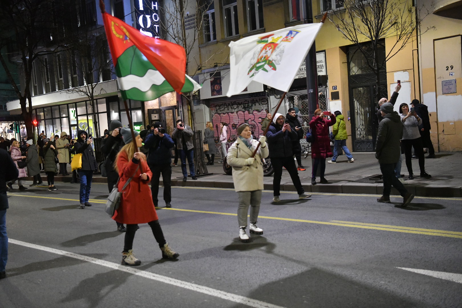 Susret, Vračar, Stari Grad
Beograd 20.02.2025. Protestna šetnja Sretnimo se kod Vuka.  Protest Beogradskih opština. U Beogradu sa više lokacija kreću građani da bi se sreli kod Vukovog spomenika Foto: Vladislav Mitić/Nova.rs