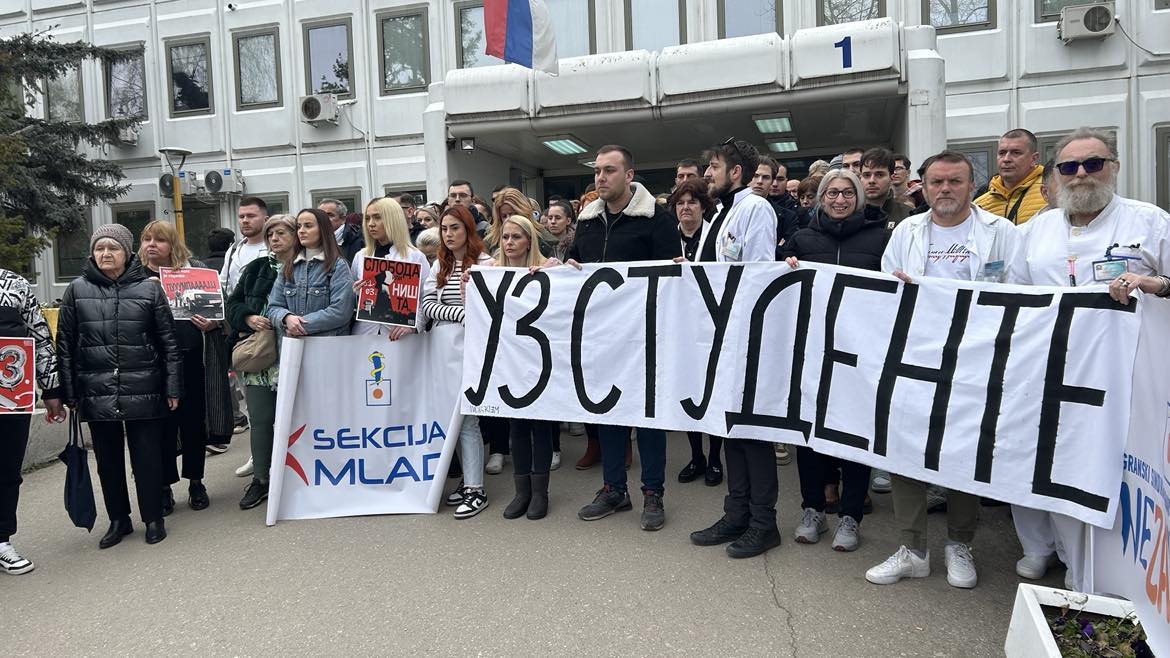 Zaposleni Doma zdravlja i Kliničkog stali na 15 minuta, Niš