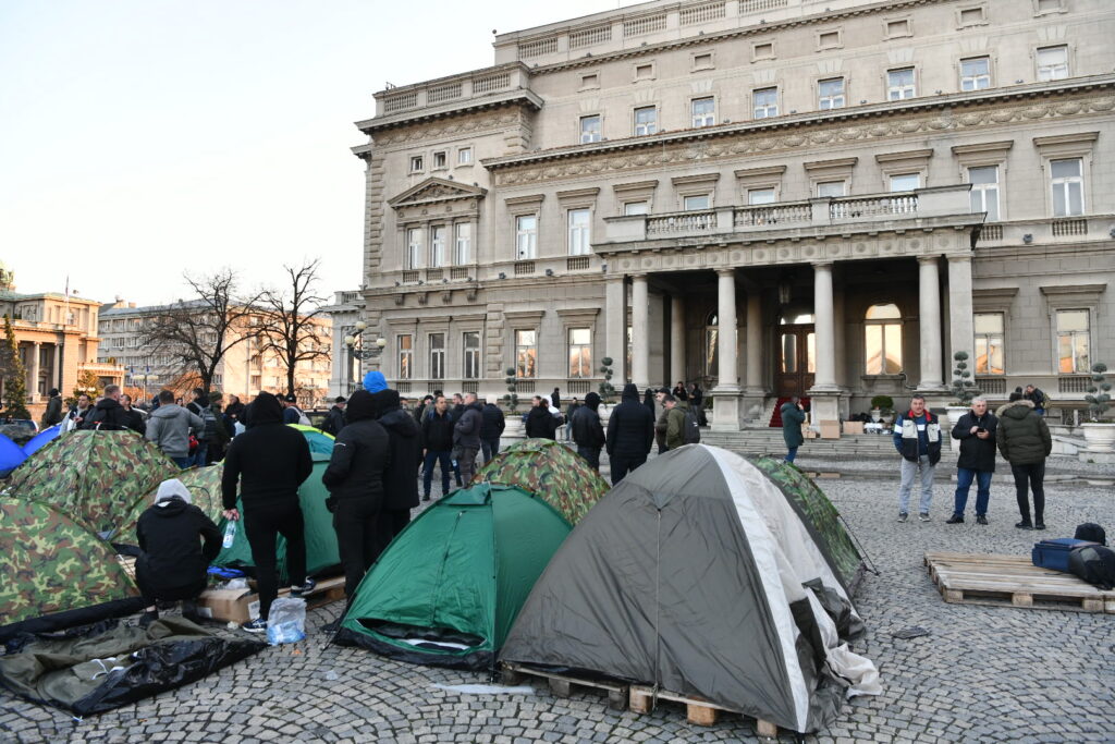 Beograd 11. mart 2025. Pionirski park, studenti 2.0, studenti koji vole da uče, kamp, šatori, ograda Foto:Vesna Lalić/Nova.rs