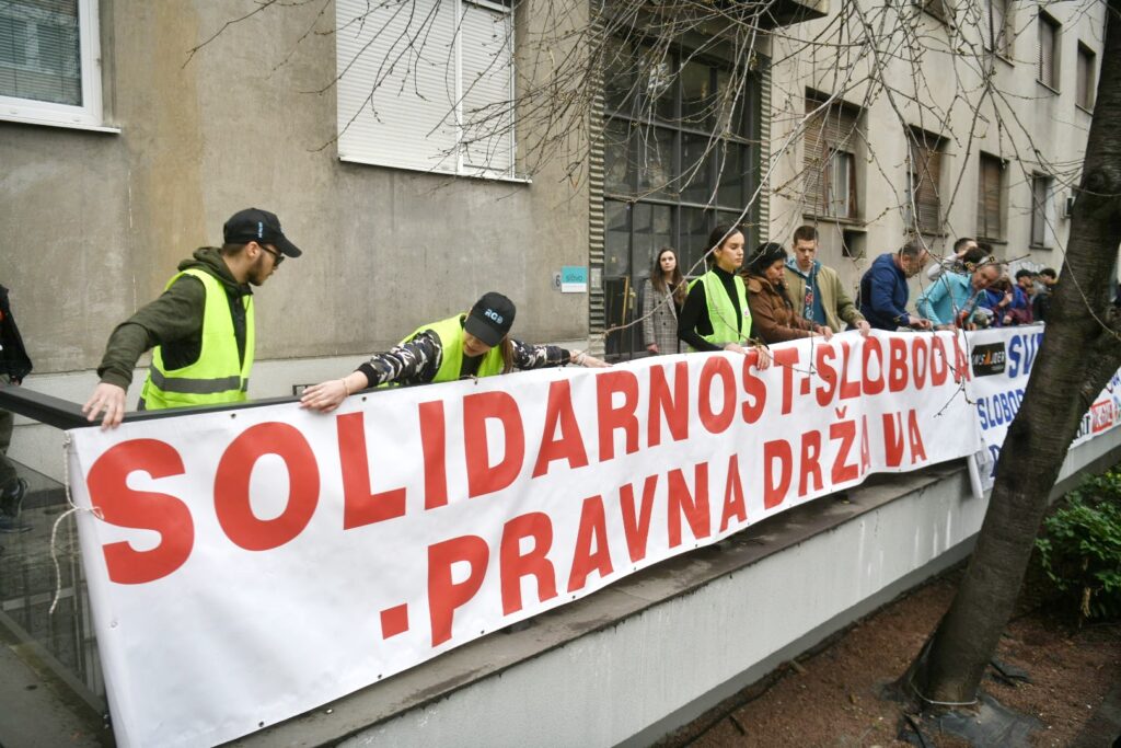 solidarnost Beograd 11.03.2025. Blokada RTS-a, Radio televizija Srbije,  RTS, Takovska 10, studenti i građani blokirali su zgradu RTS-a, studentski protest Foto: Filip Krainčanić/Nova.rs