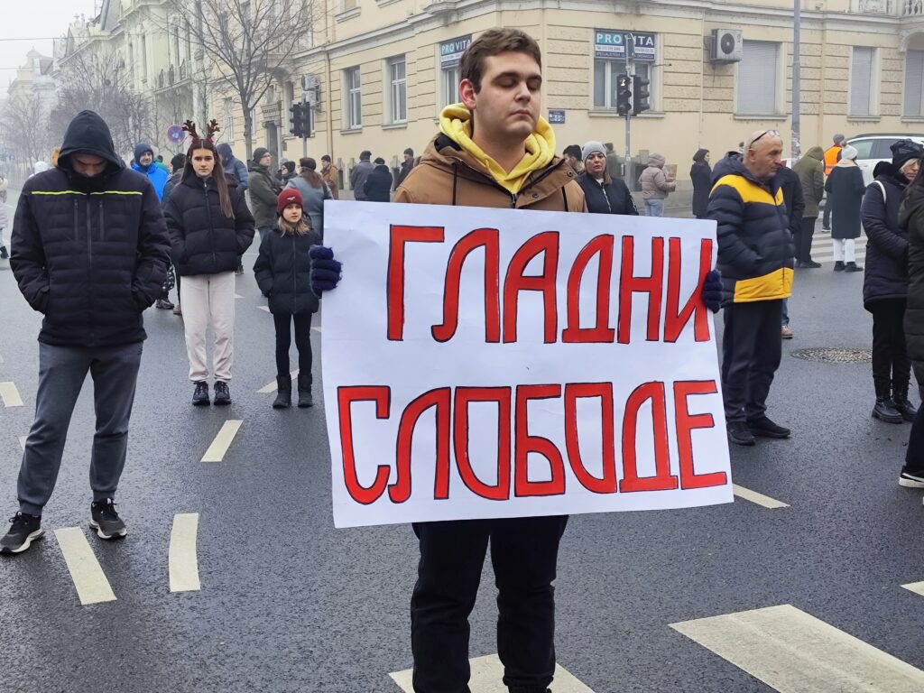 Beograd 01. januar 2025. Zemun Akcija "15 minuta tišine" za 15 nastradalih osoba u padu nadstrešnice u Novom Sadu Foto:Goran Srdanov/Nova.rs